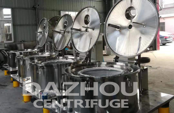 張家港生產(chǎn)的吊袋離心機(jī)發(fā)往安徽蚌埠生產(chǎn)現(xiàn)場(chǎng)