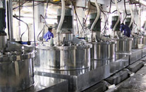 上懸式刮刀全自動(dòng)離心機(jī)操作過程的幾個(gè)步驟